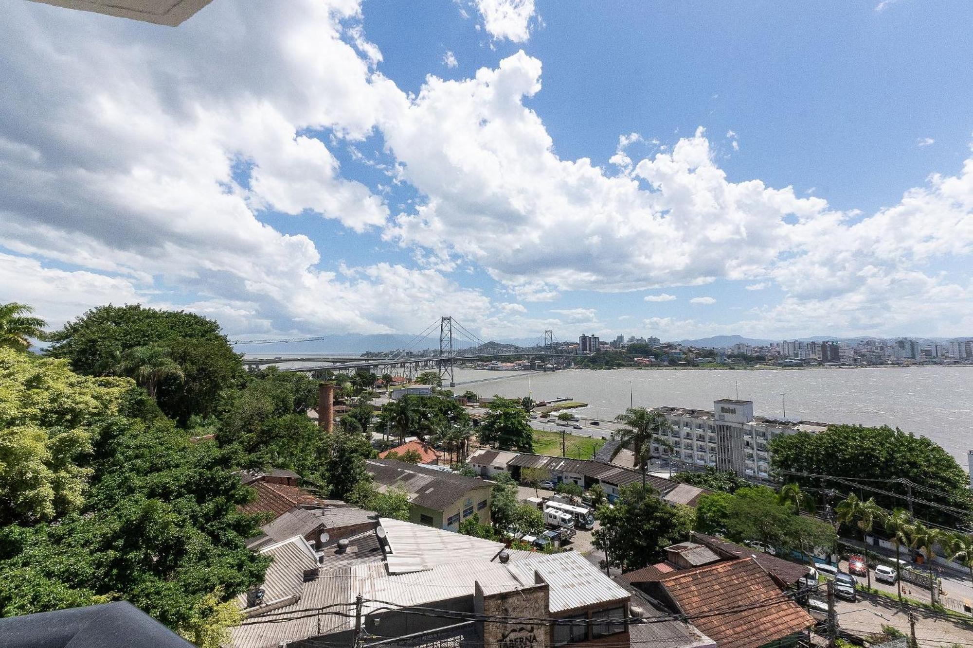 Xtay The Bridge Apartment