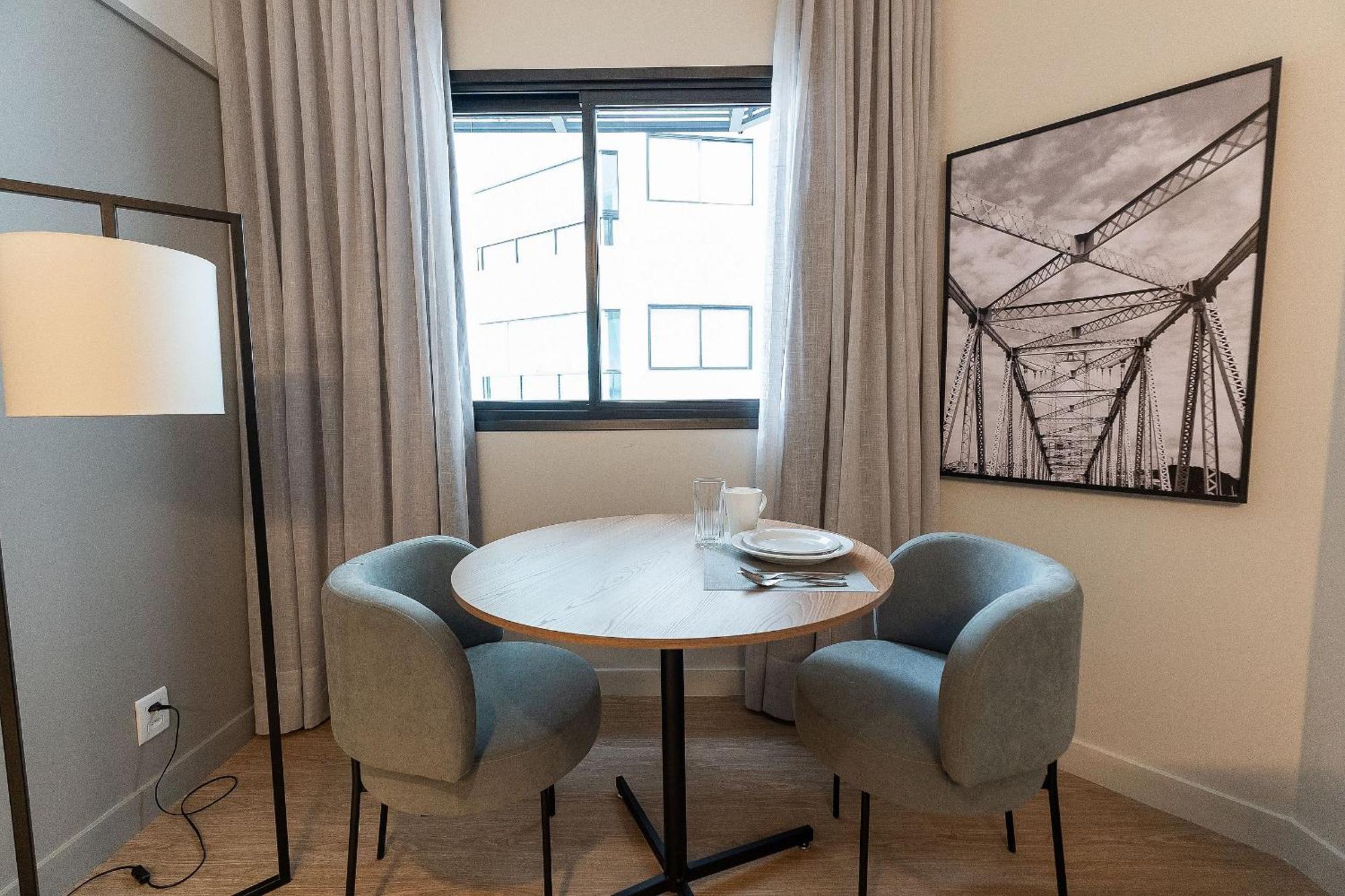 Xtay The Bridge Apartment